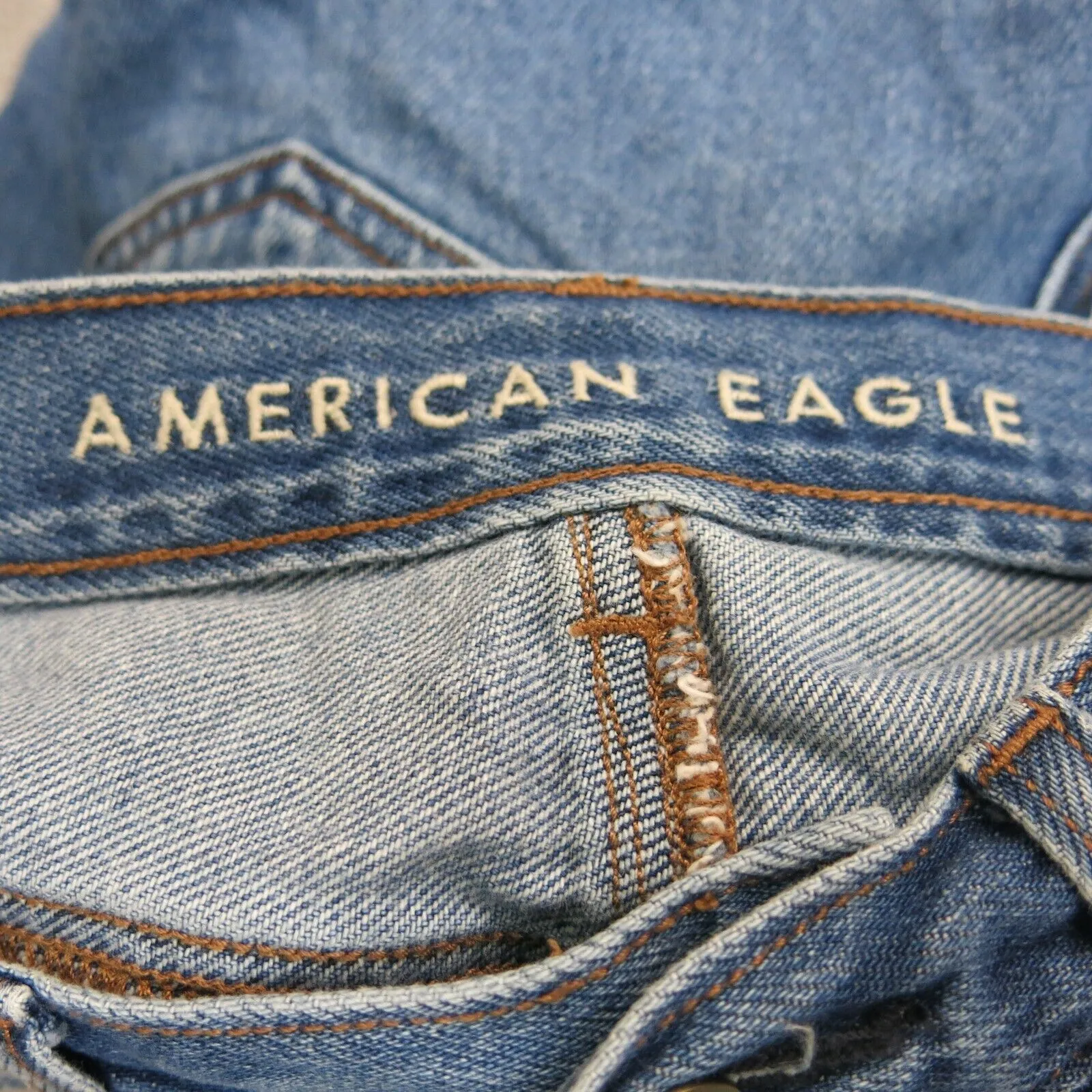 American Eagle Womens Denim Jeans Shorts Mid Rise 100% Cotton Blue Size 4