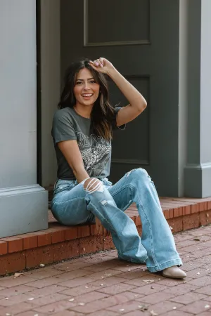 Free Spirit Graphic Tee - Grey