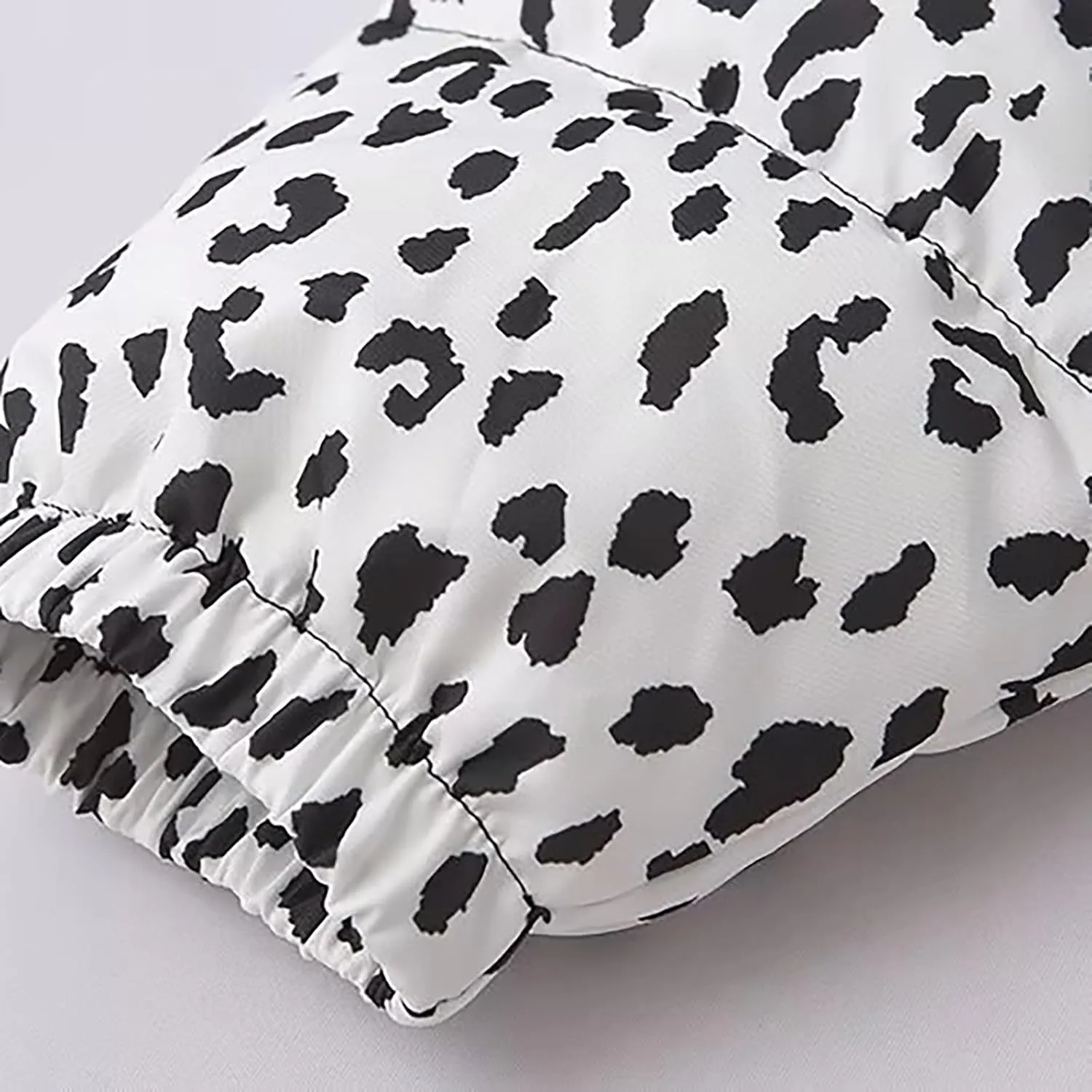 Leopard Print Cropped Puffer Jacket for Women Winter Warm Zip Up Short Down Coat Trendy Comfy Outwear