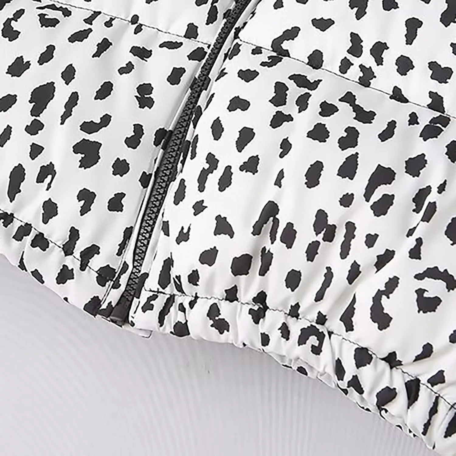 Leopard Print Cropped Puffer Jacket for Women Winter Warm Zip Up Short Down Coat Trendy Comfy Outwear