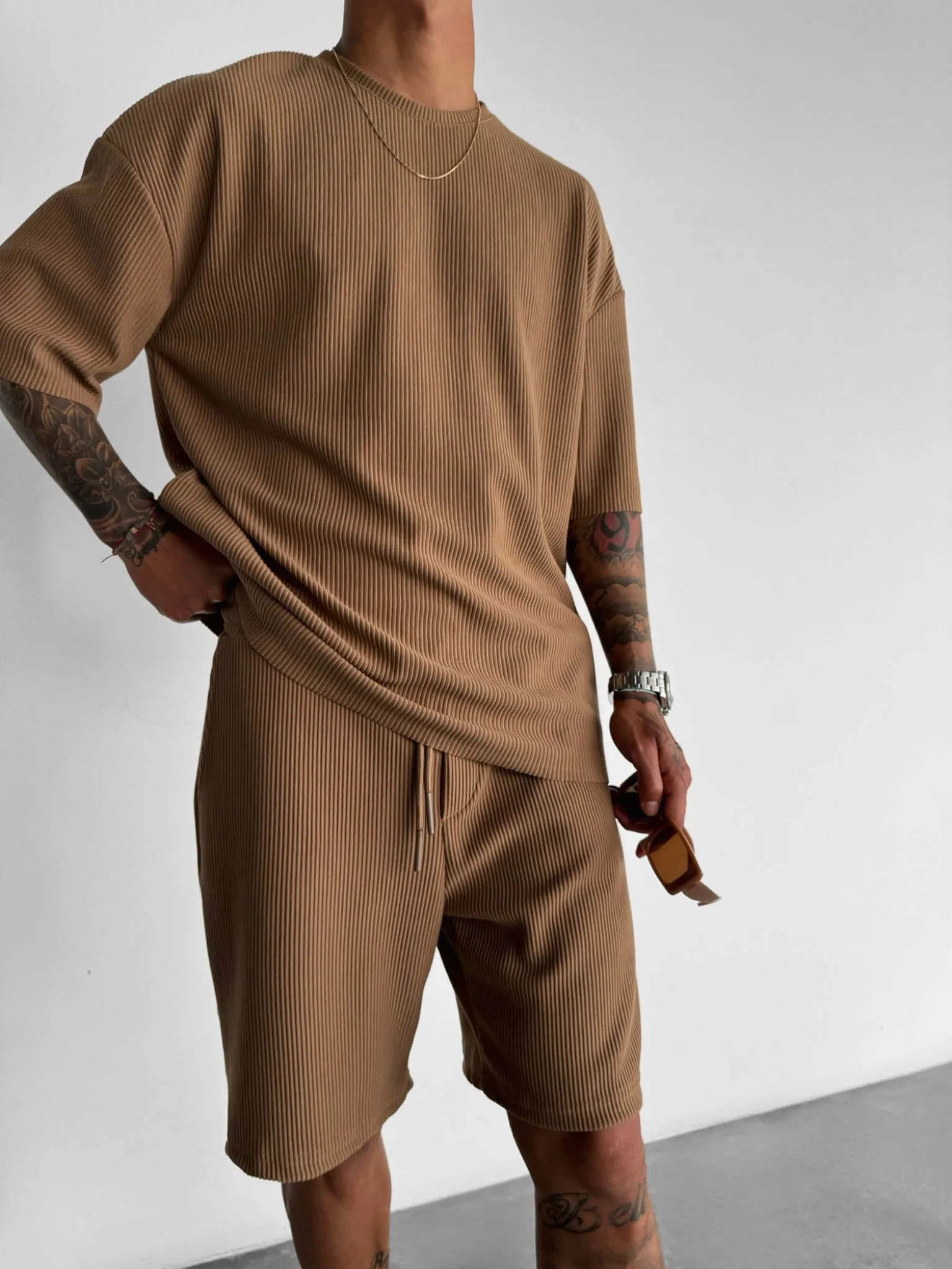 Loose Fit Cord Shorts - Brown