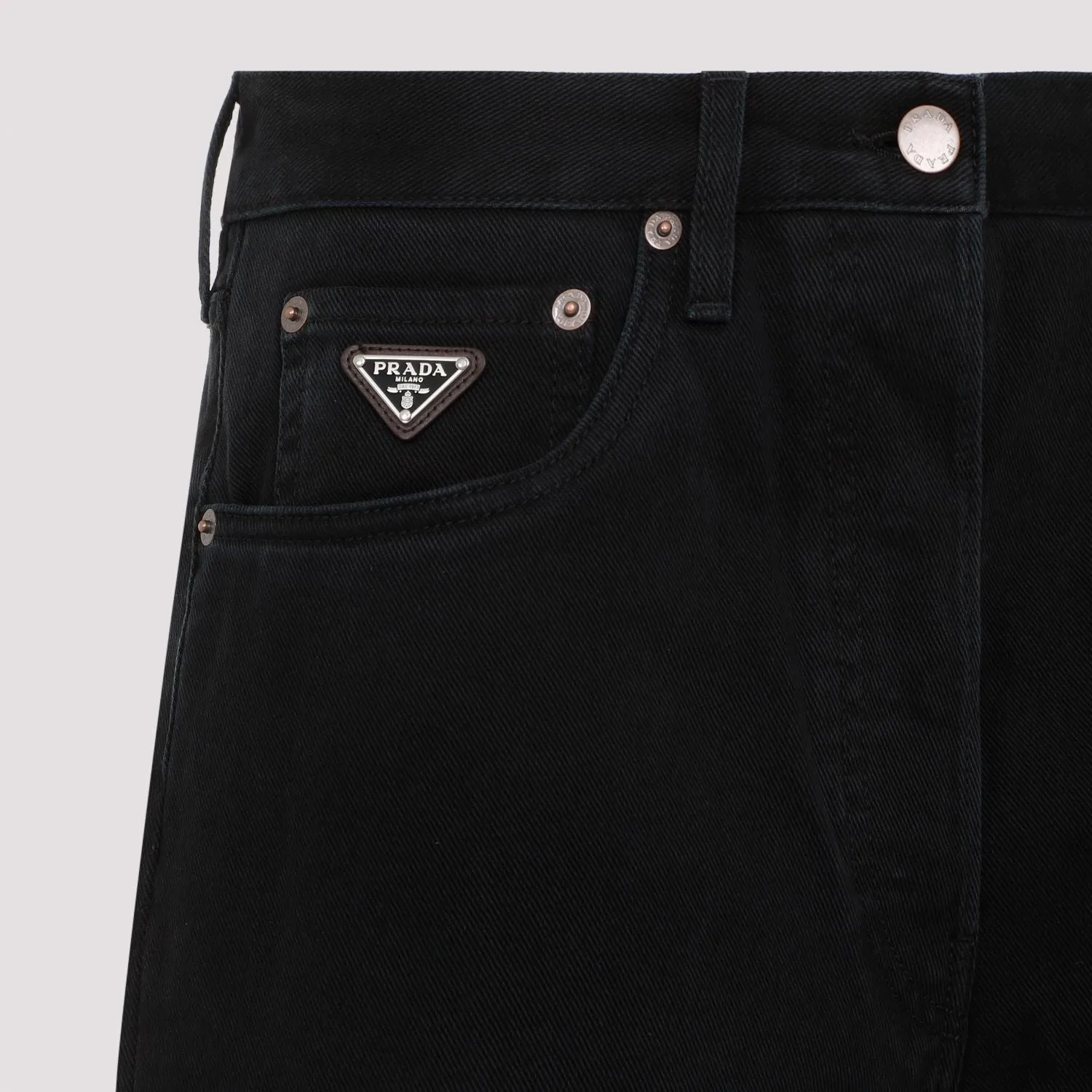 LOOSE-FIT JEANS
