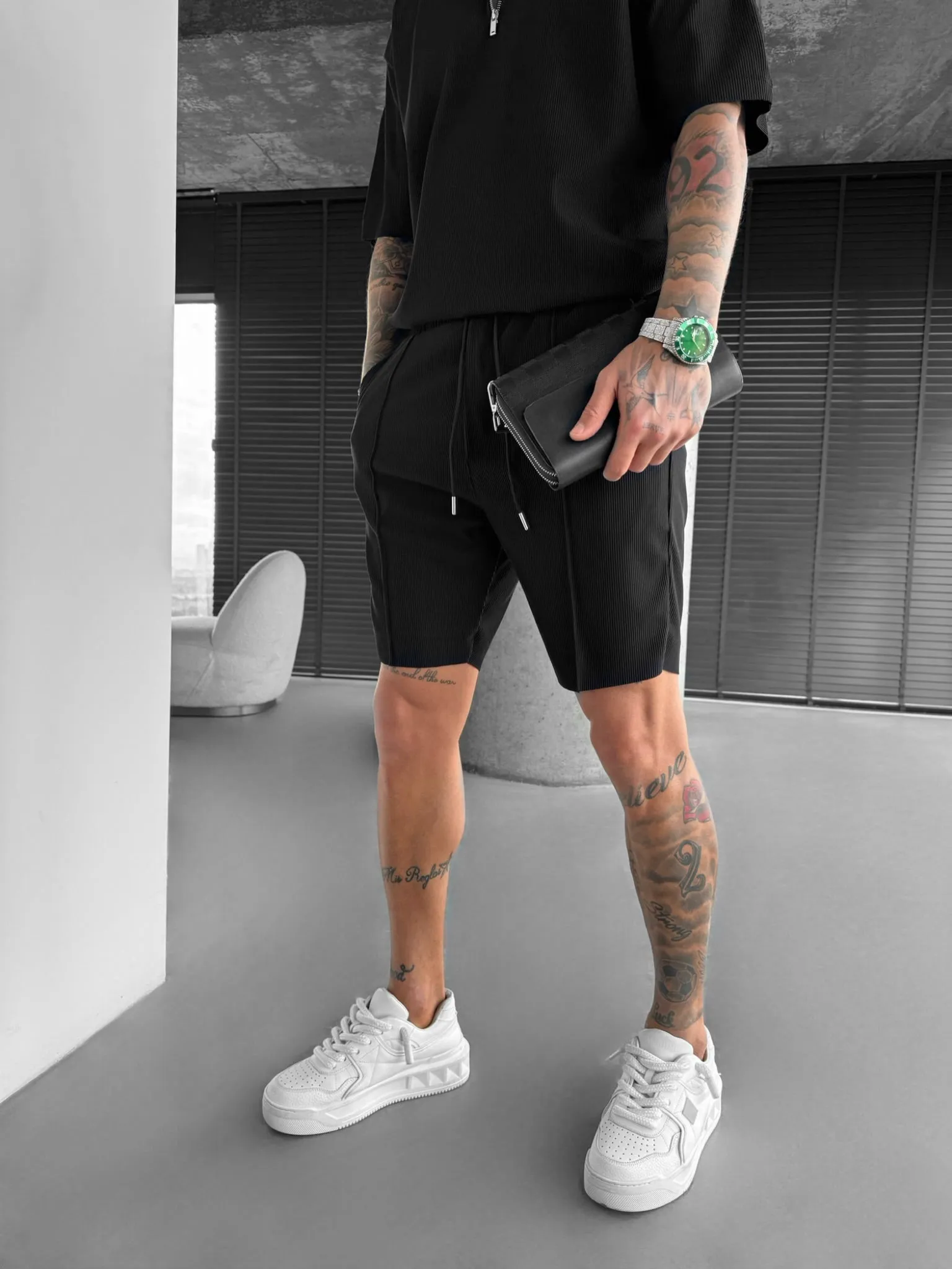 Loose Fit Textured Seam Shorts - Black