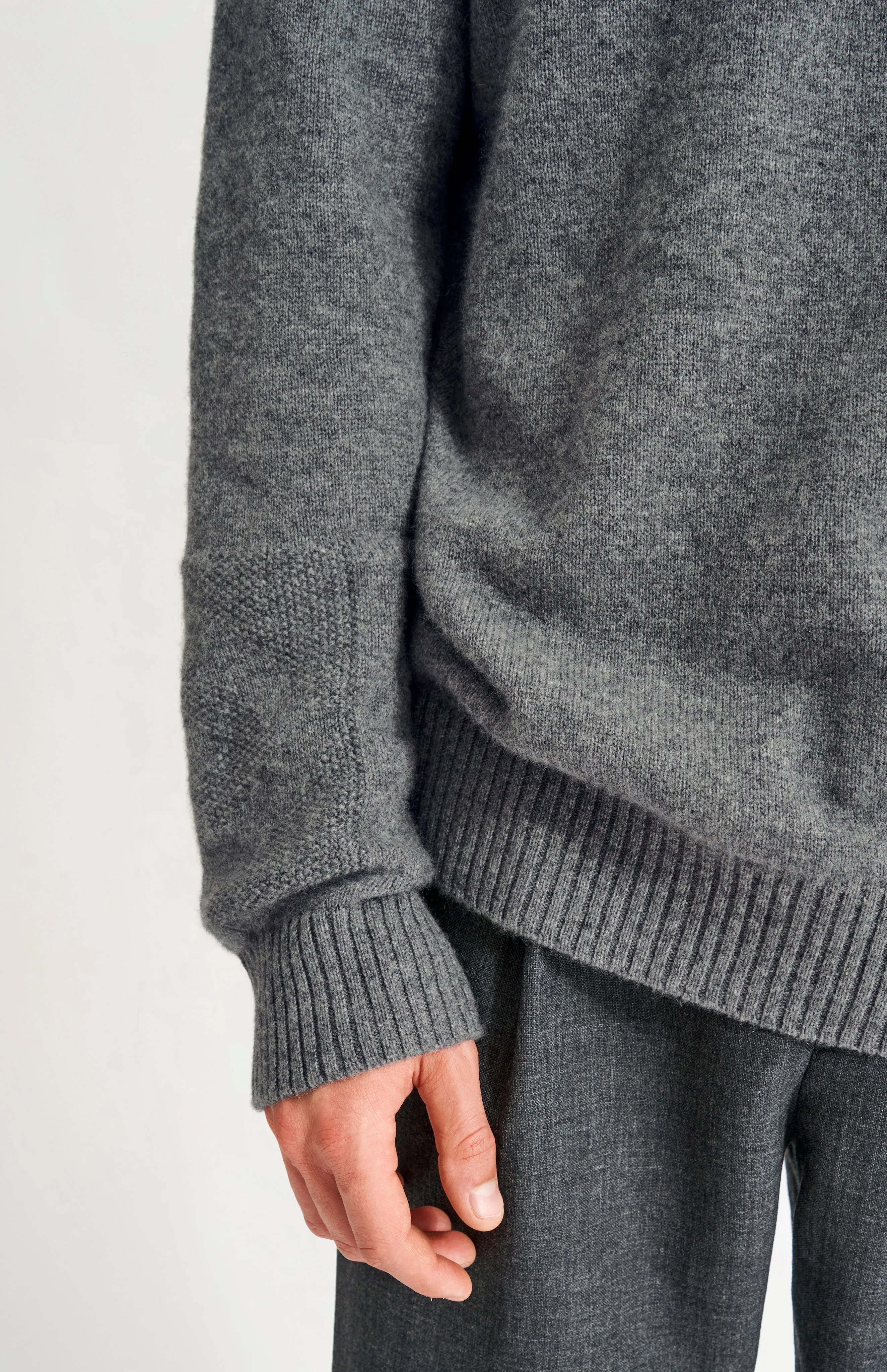 Men's Round Neck Cashmere Jumper In Grey Melange