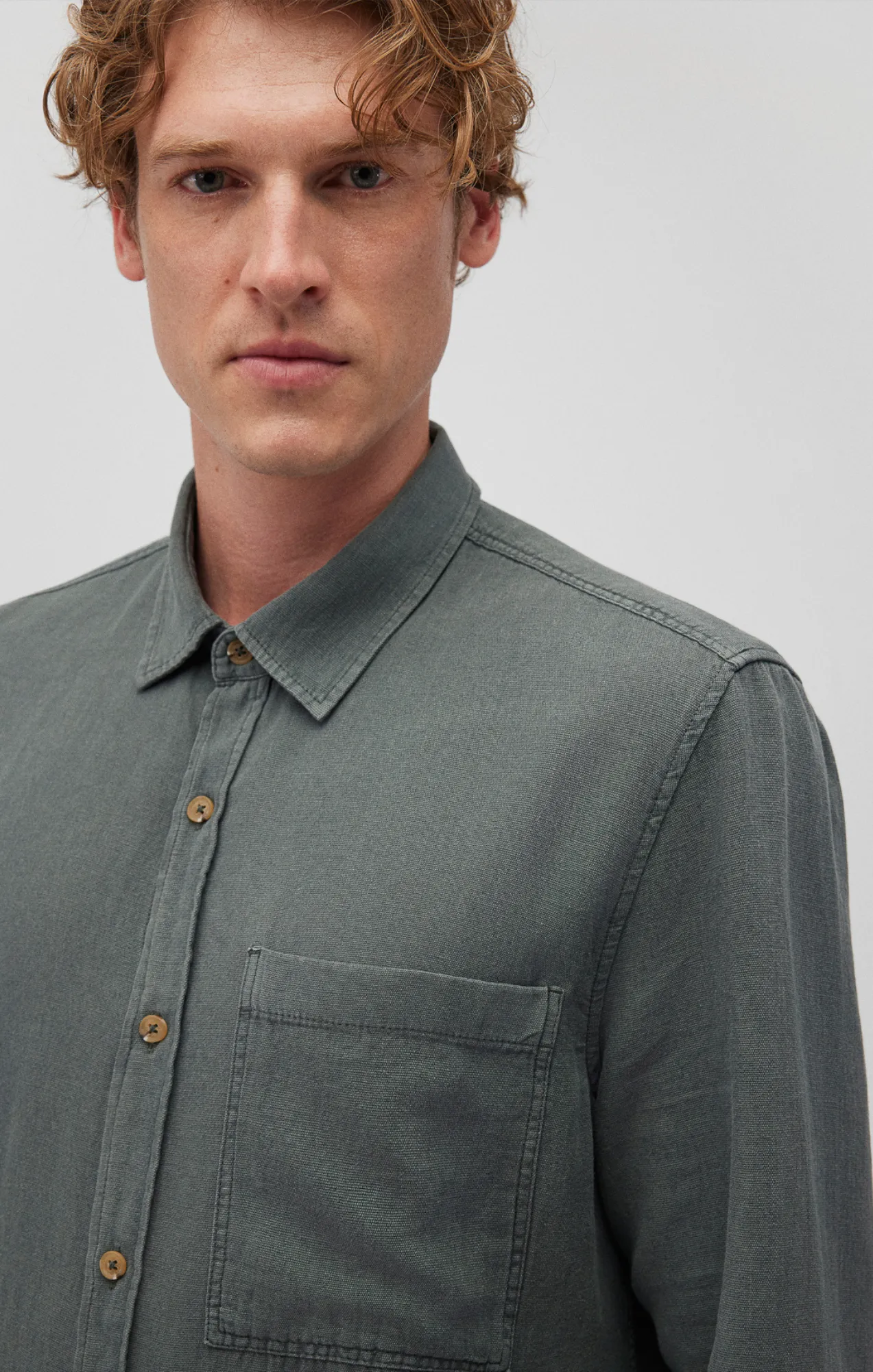 ONE POCKET BUTTON-UP SHIRT IN BALSAM GREEN