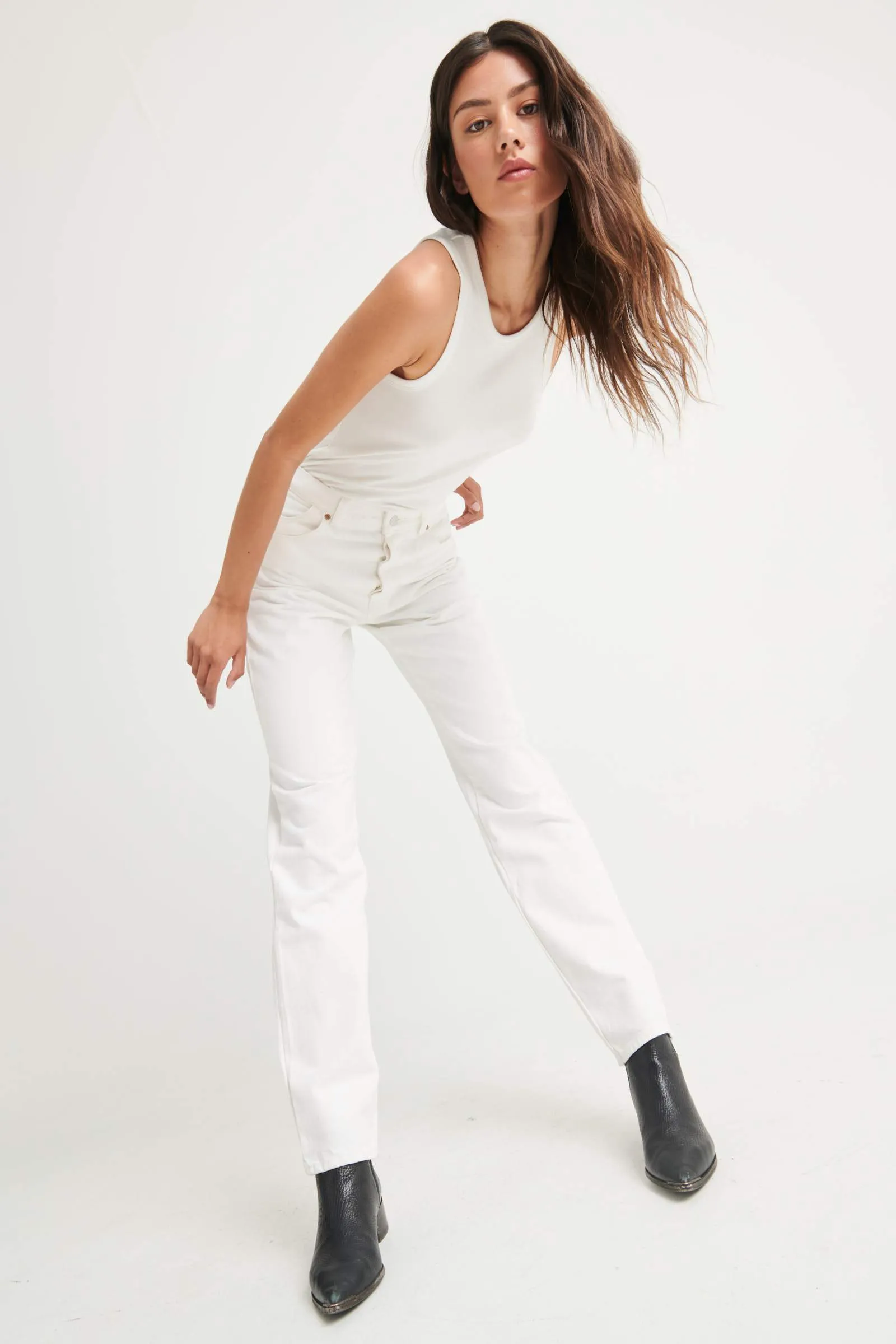 Rollas WOMENS CLASSIC STRAIGHT JEAN - VINTAGE WHITE