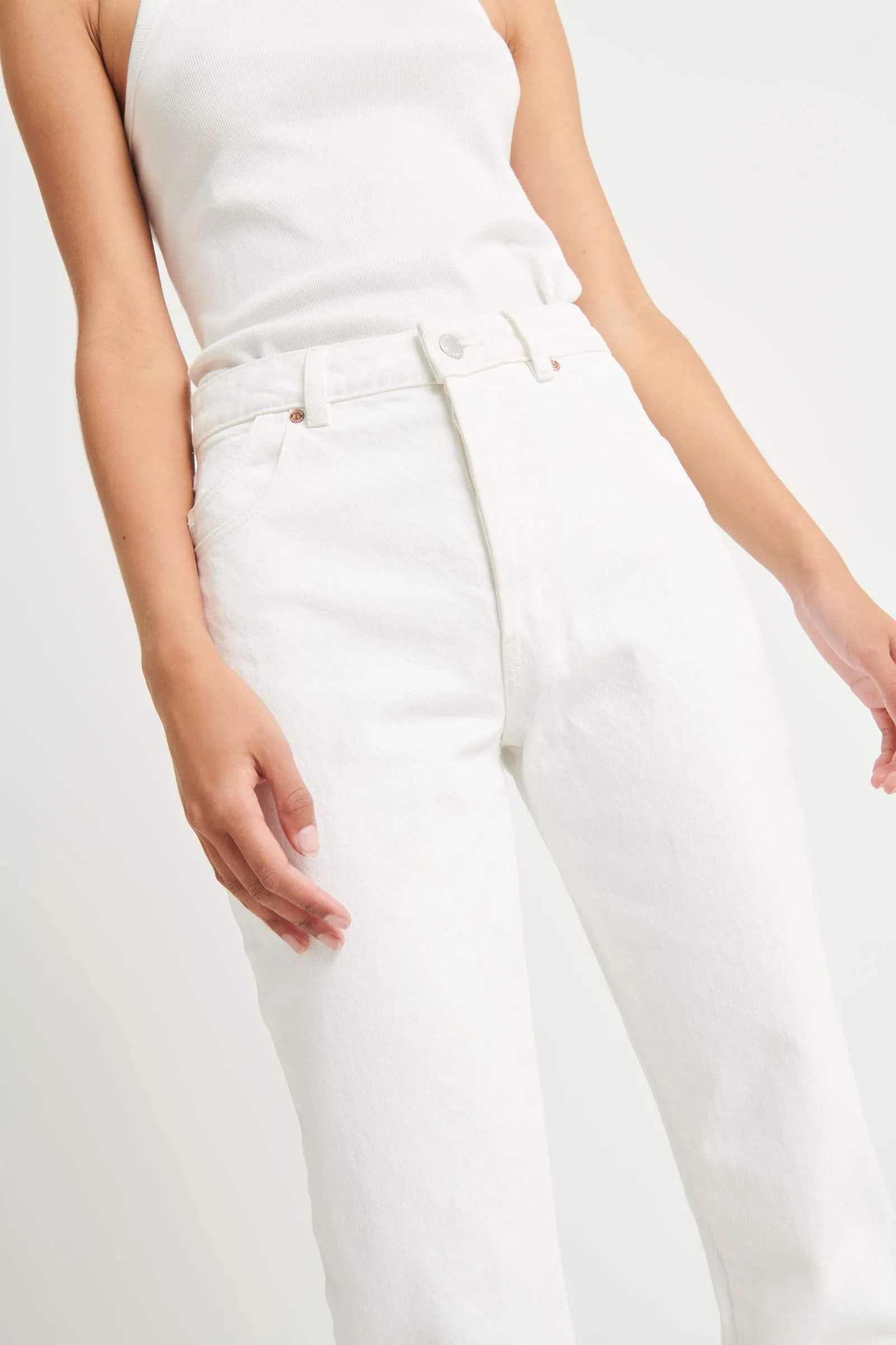 Rollas WOMENS CLASSIC STRAIGHT JEAN - VINTAGE WHITE
