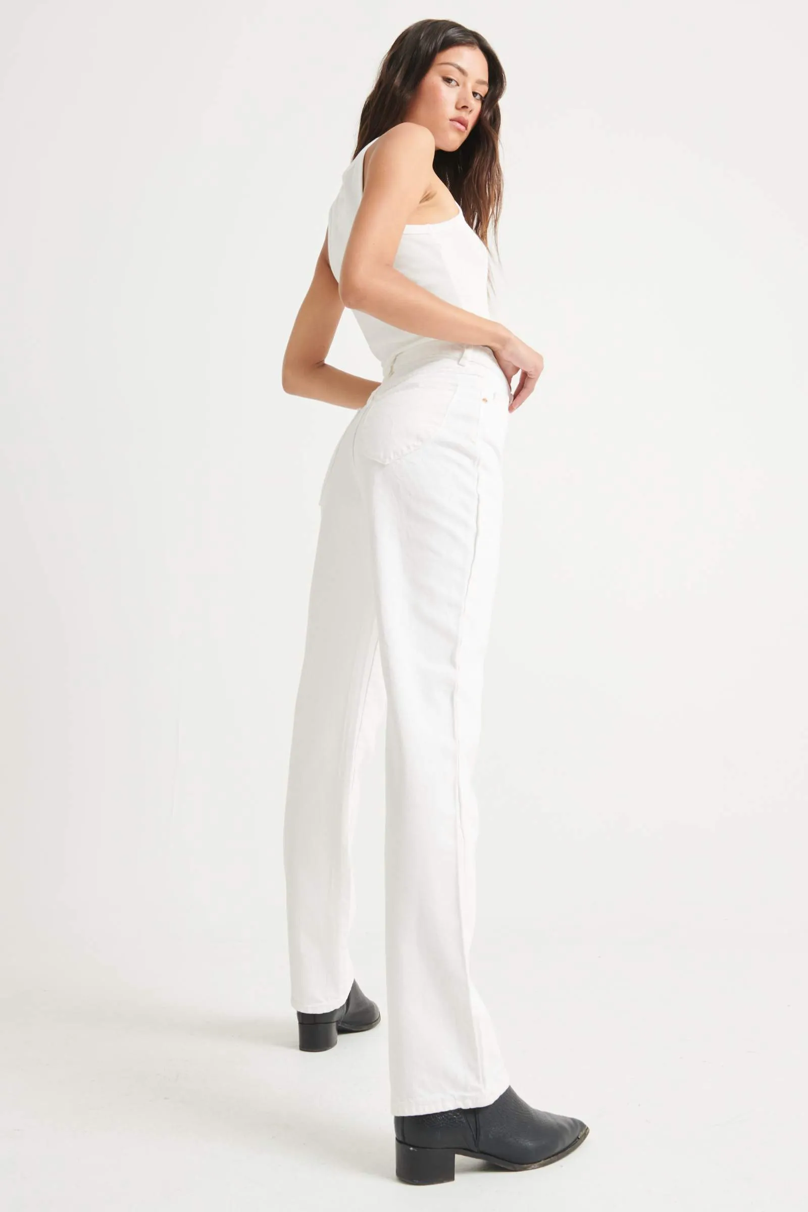Rollas WOMENS CLASSIC STRAIGHT JEAN - VINTAGE WHITE