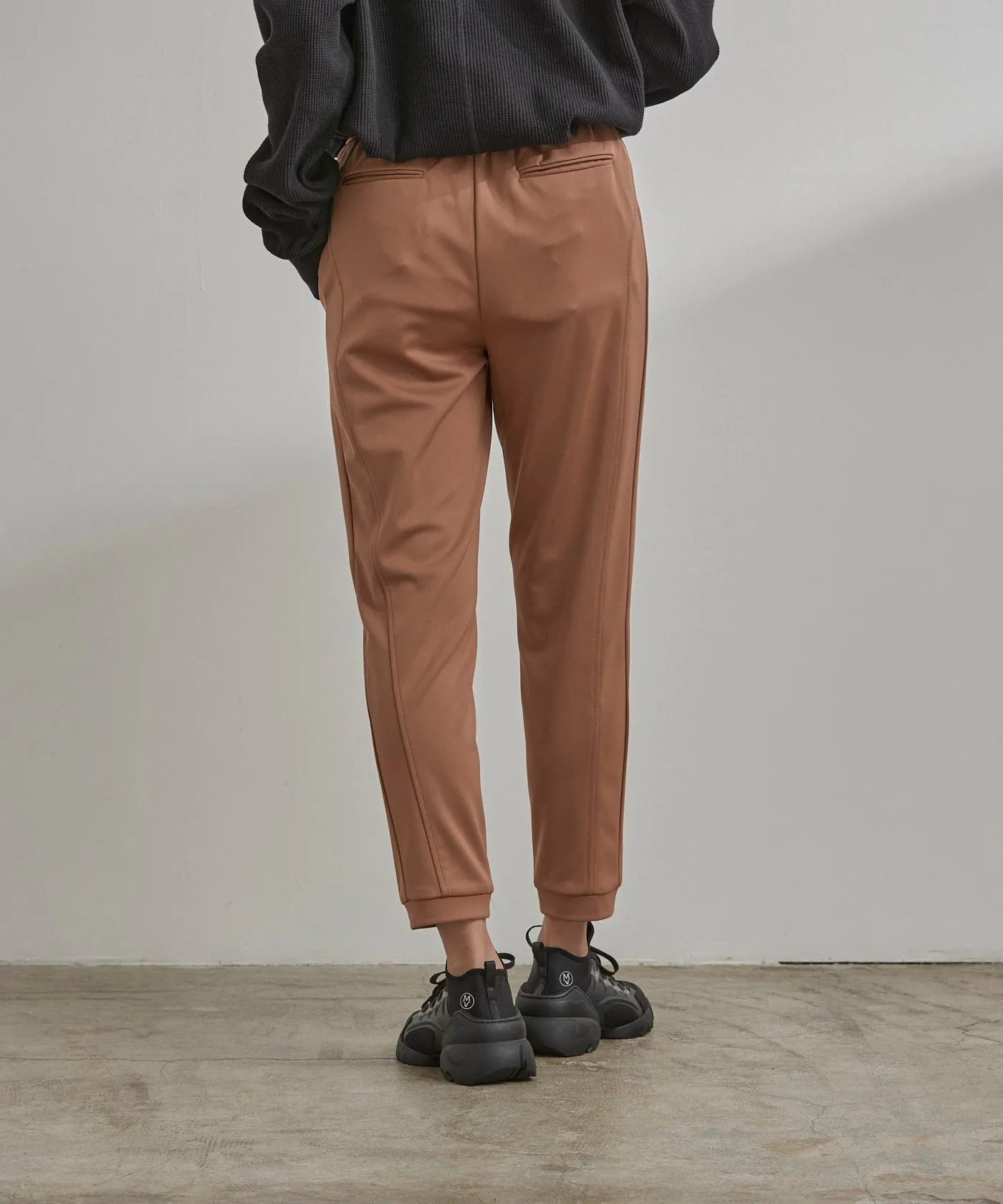 Slim-Fit Cropped Pants - Beige