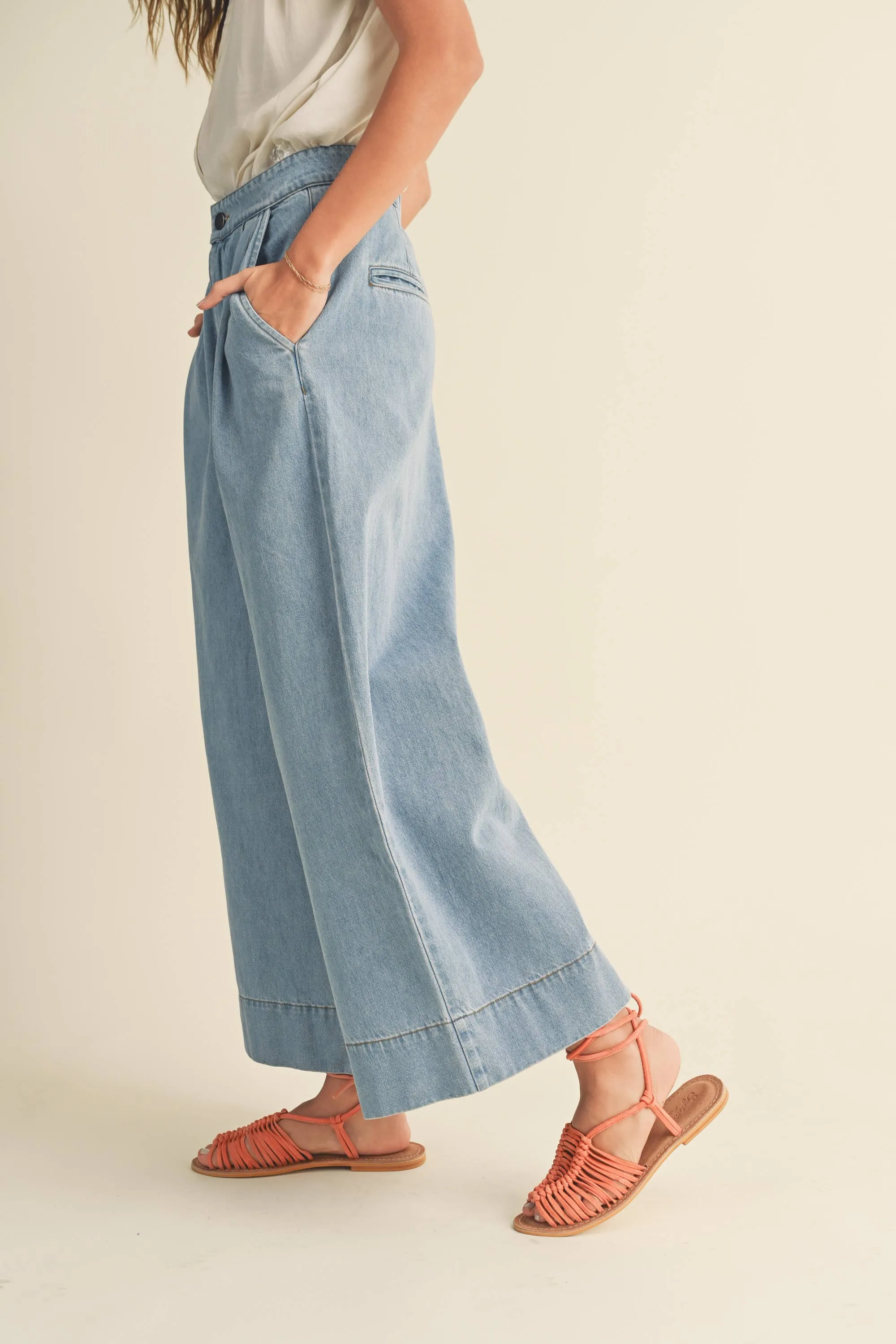 Trendy Washed Denim Mid-Rise Wide Leg Crop Pants