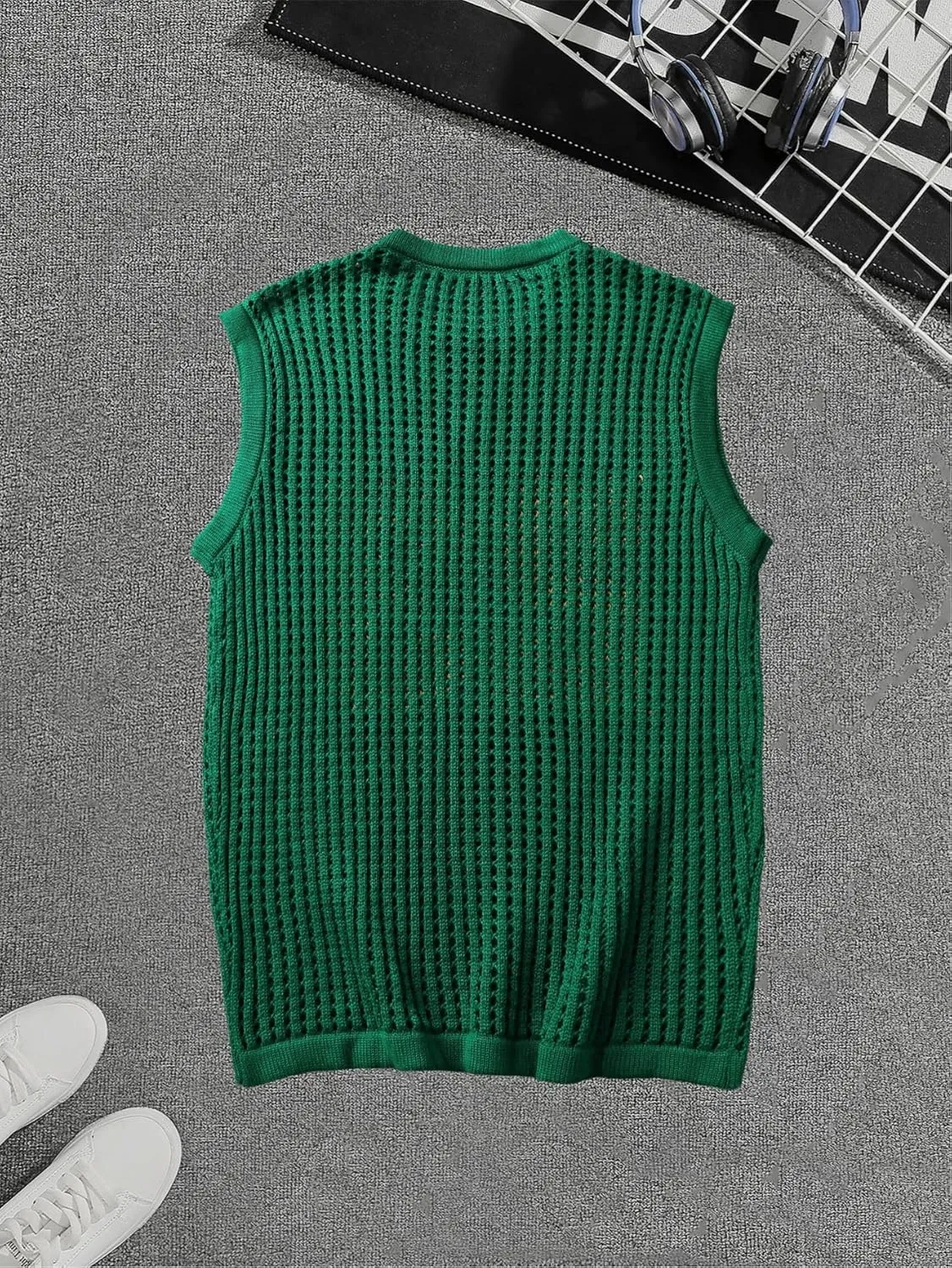 Verdusa Men's Jersey Shirt Crochet Sweater Vest Graphic Letter Graphic Tank Shirts Lightweight Pullover Knit Tops