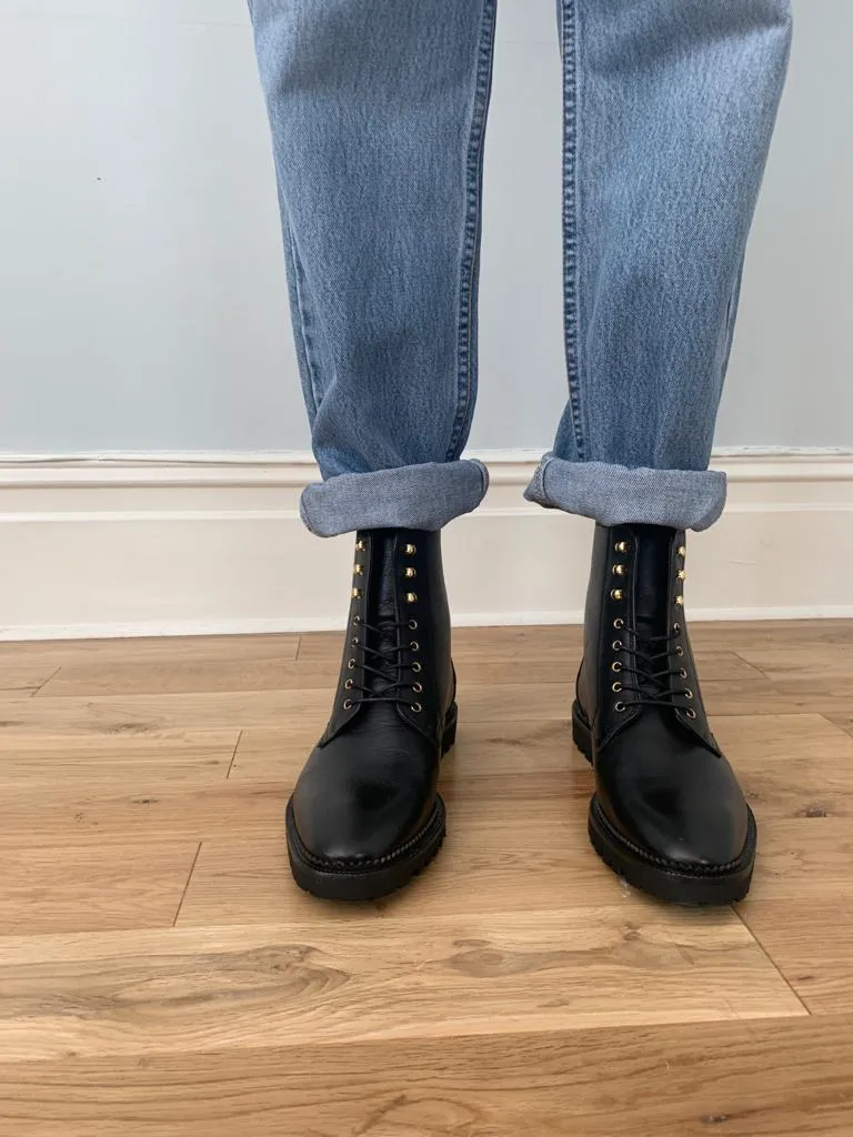 Vintage Levis high waisted loose tapered jeans W32