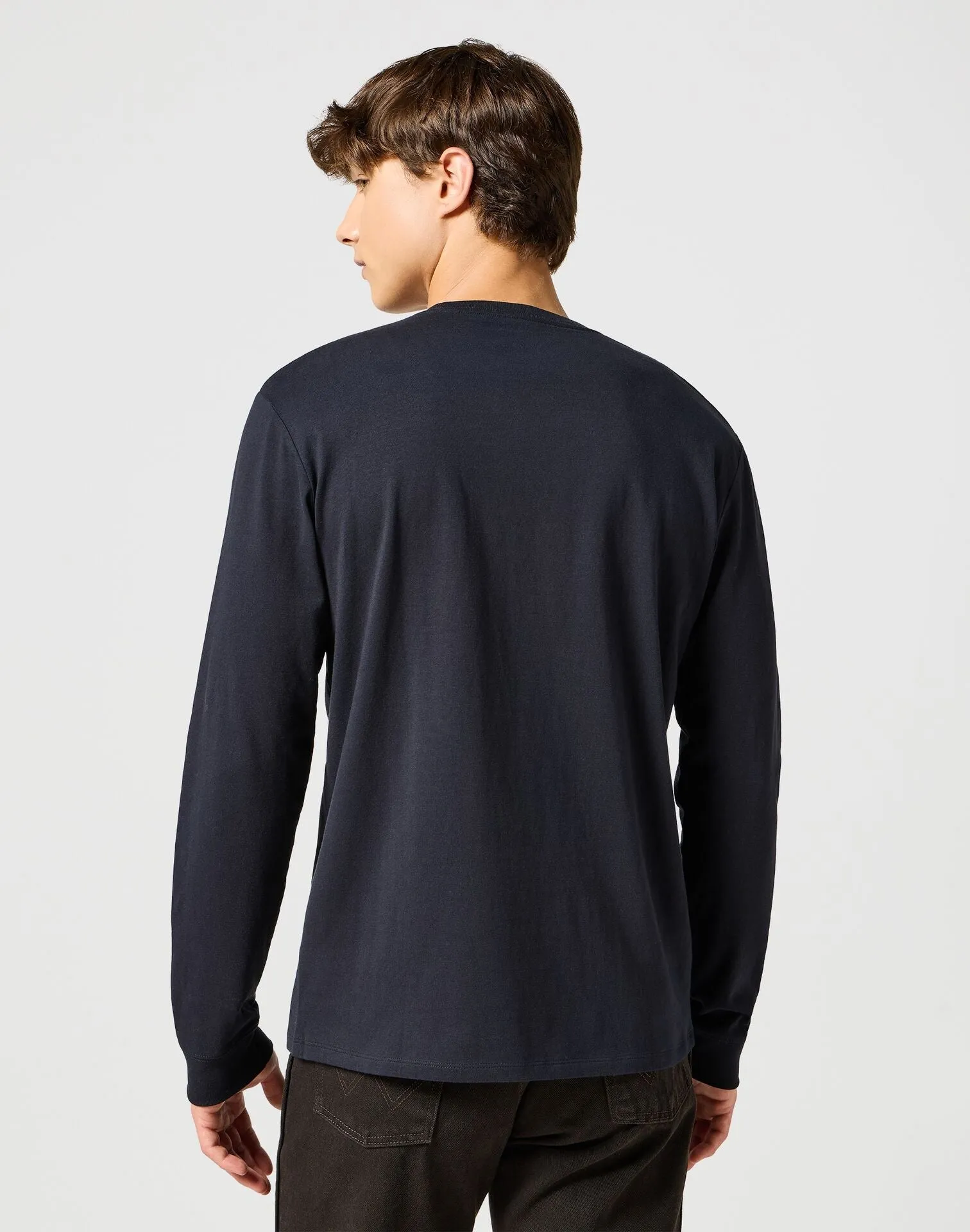 Wrangler Men's Long Sleeve Sign Off Patch Logo T-Shirt In Black